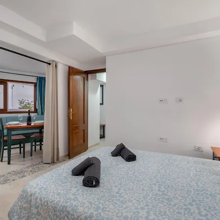 Flores 1d Costa Adeje (Tenerife)