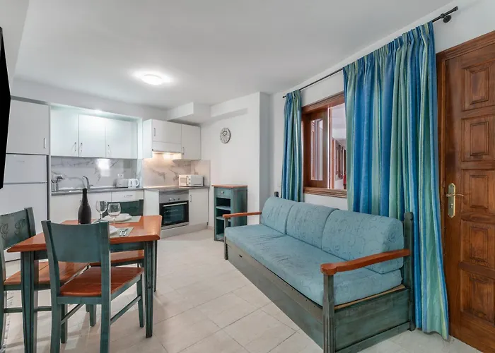 Flores 1d * Costa Adeje (Tenerife)